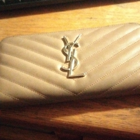 Yves Saint Laurent YSL Saharienne Shoulder Bag and wallet - Picture 9 of 11